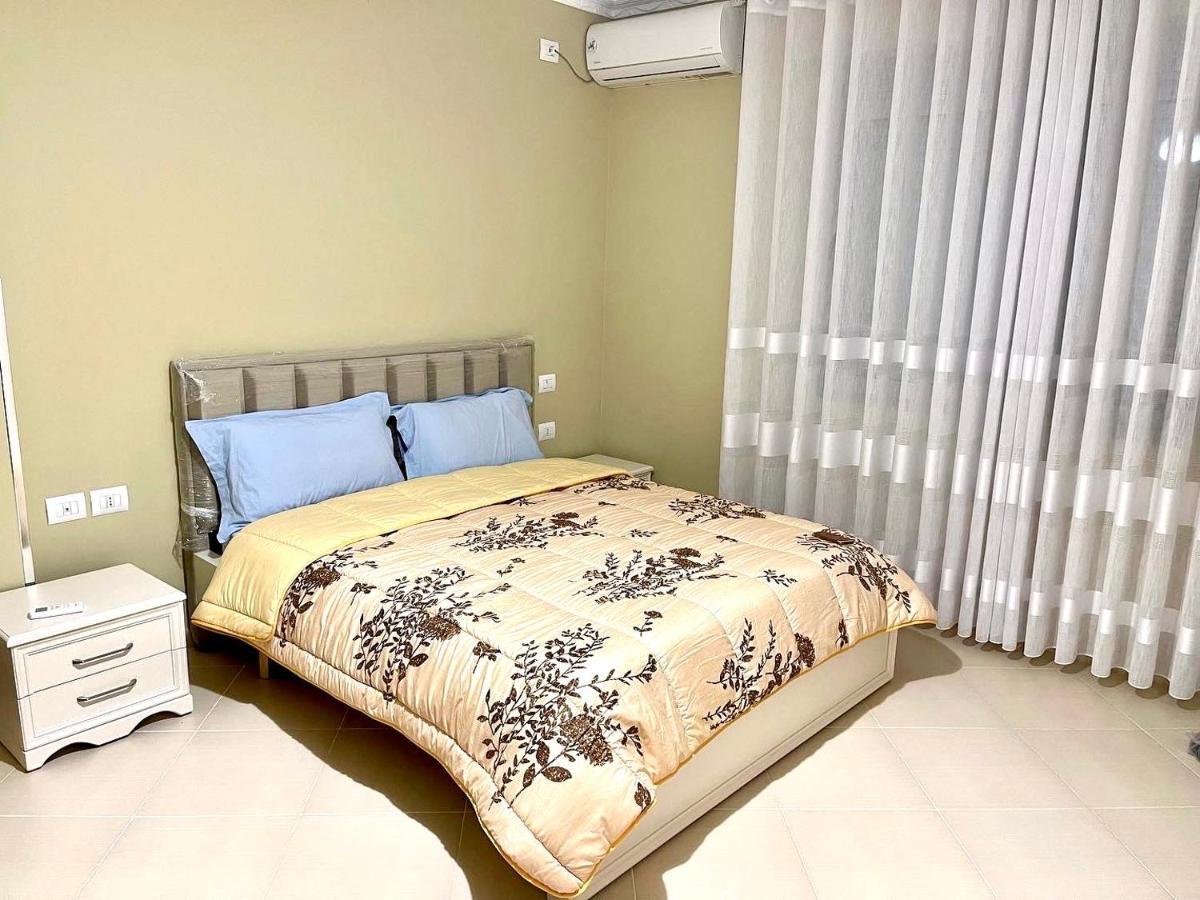 Queen Isabella Premium Hotel Vlora Szoba fotó